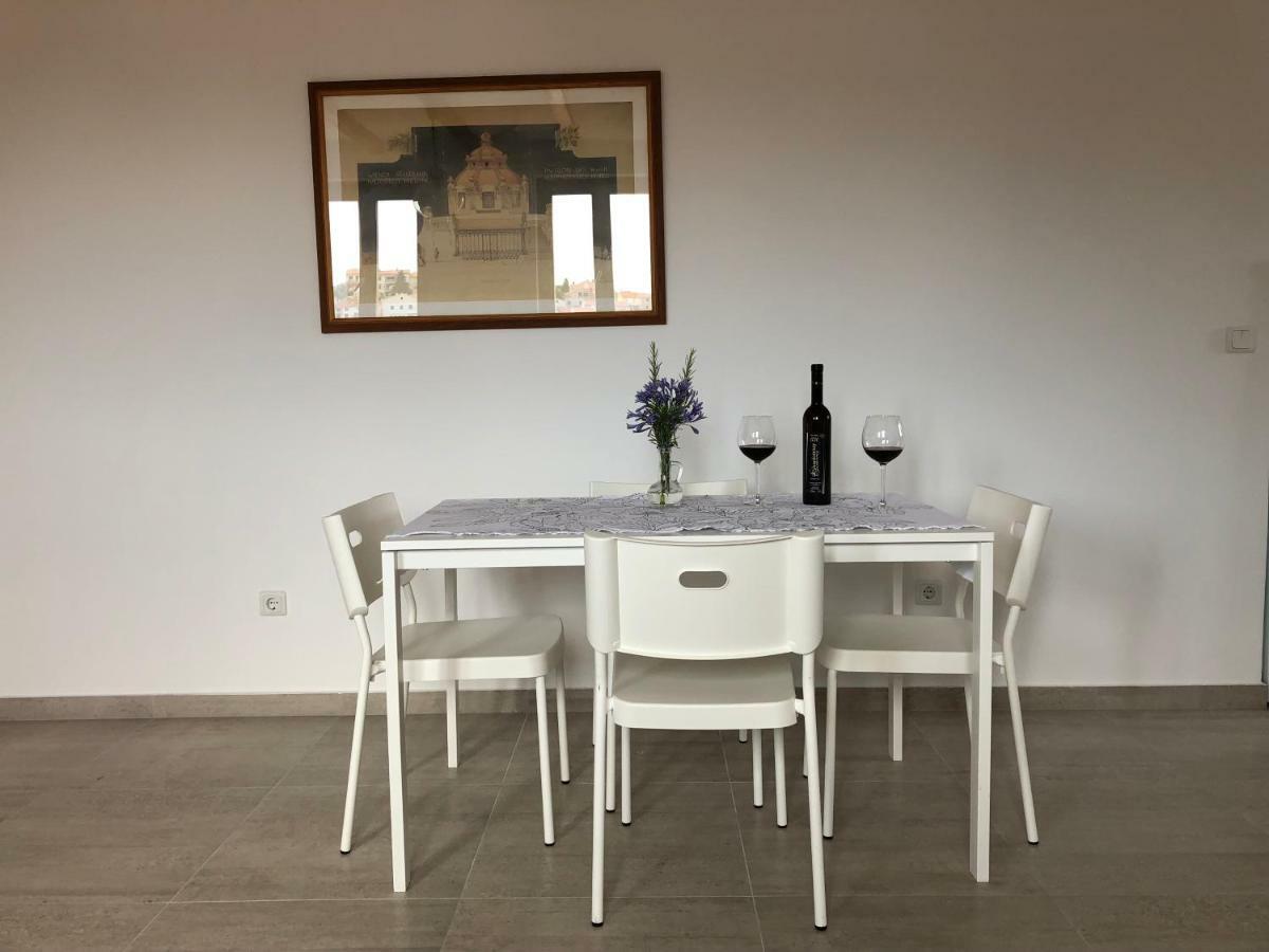 Buga Apartment In Center Of Mali Losinj Bagian luar foto