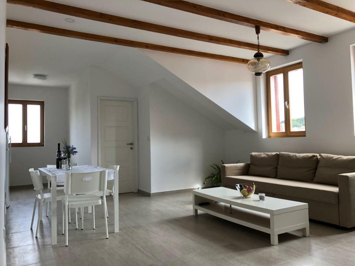 Buga Apartment In Center Of Mali Losinj Bagian luar foto
