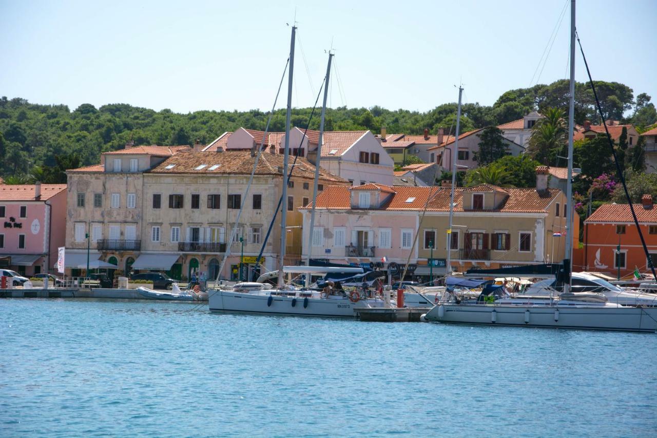 Buga Apartment In Center Of Mali Losinj Bagian luar foto