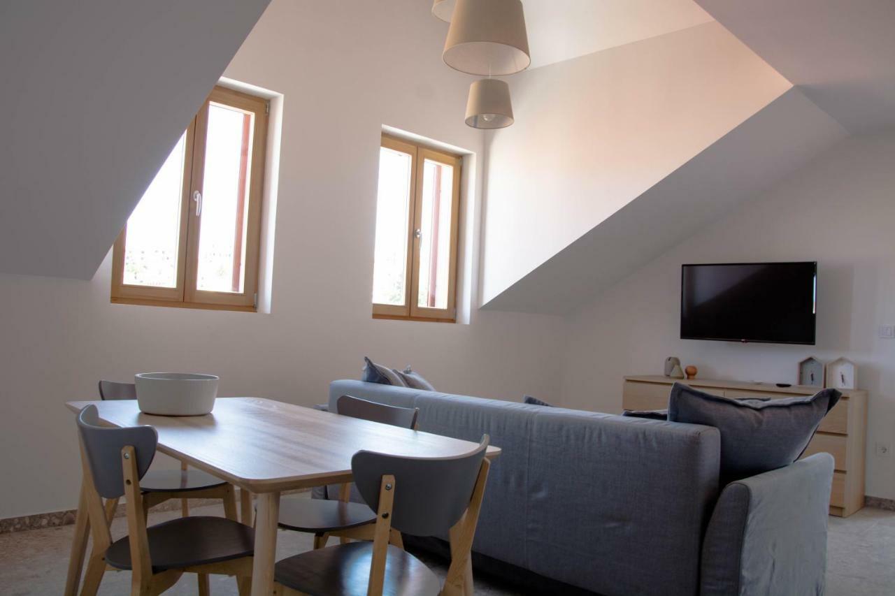 Buga Apartment In Center Of Mali Losinj Bagian luar foto