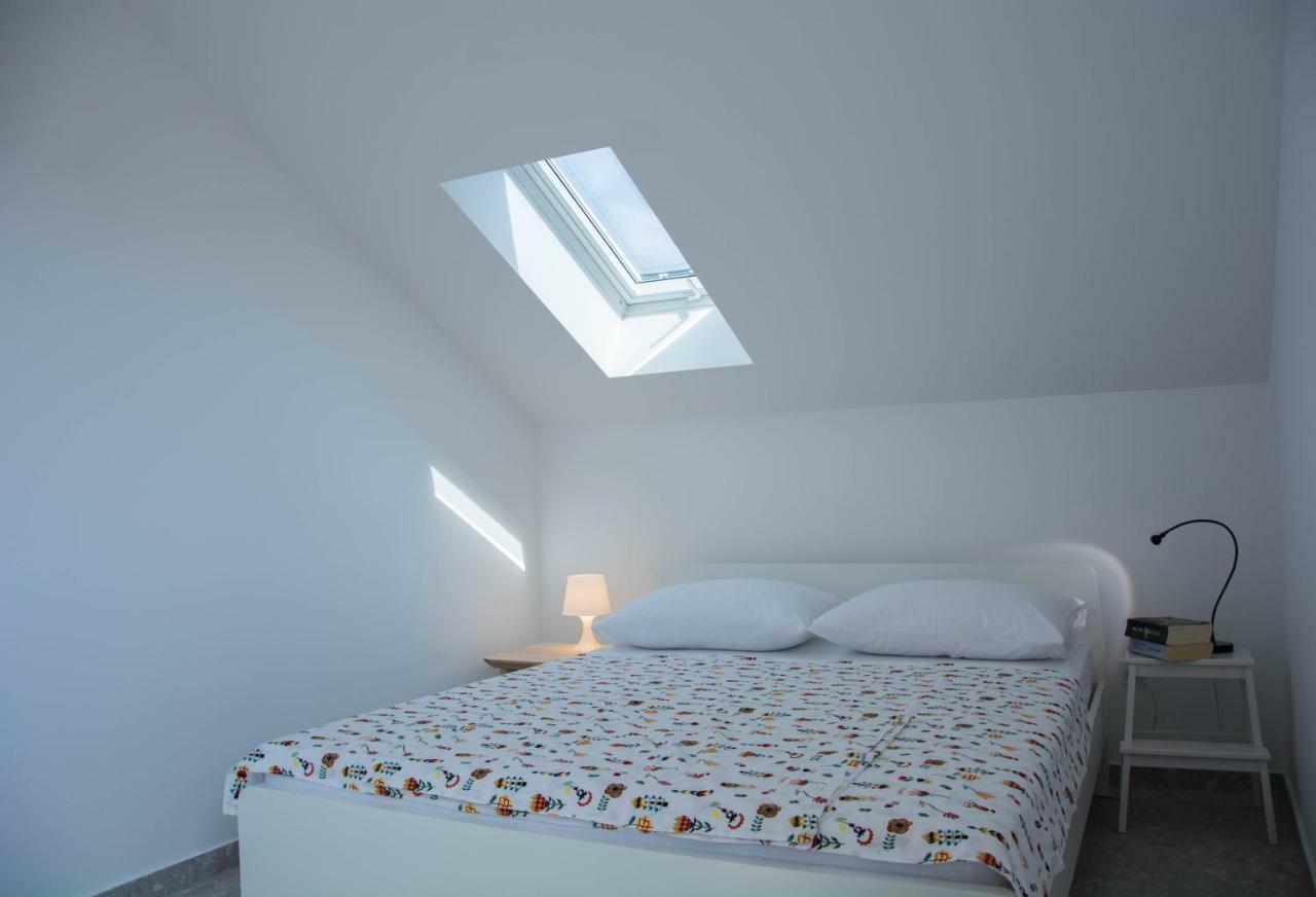 Buga Apartment In Center Of Mali Losinj Bagian luar foto