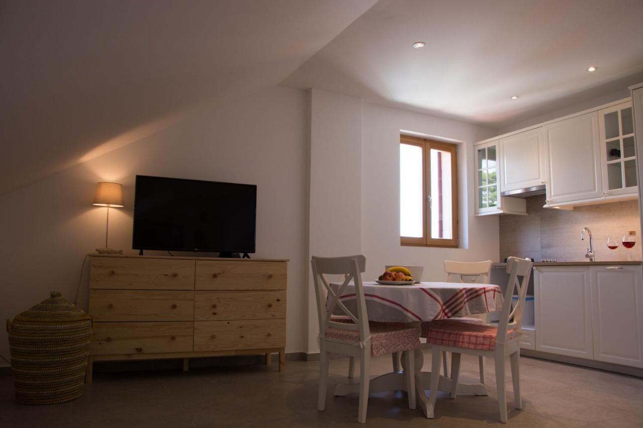 Buga Apartment In Center Of Mali Losinj Bagian luar foto